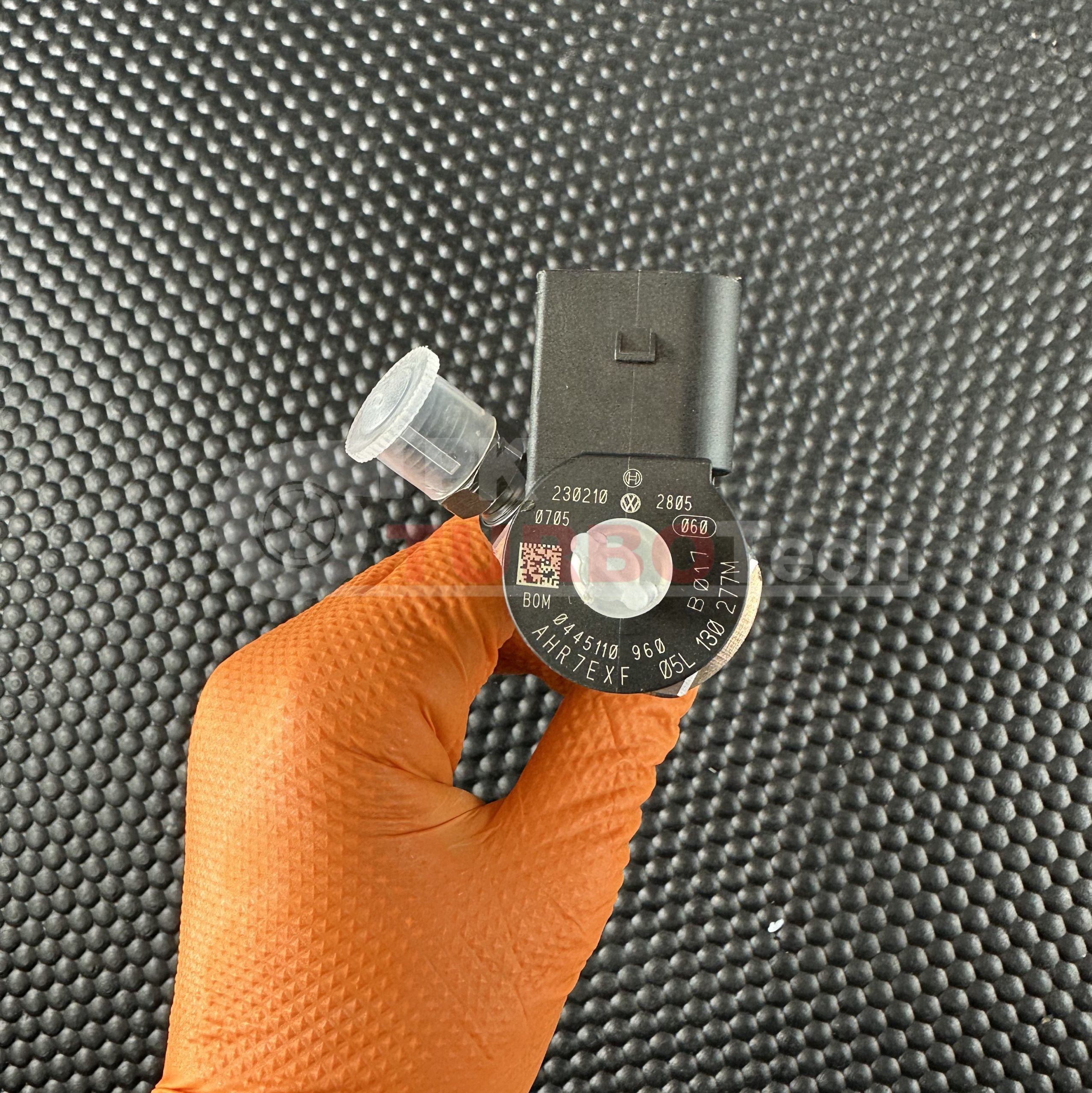Injektor Bosch VAG 05L130277M NEU – Bild 2